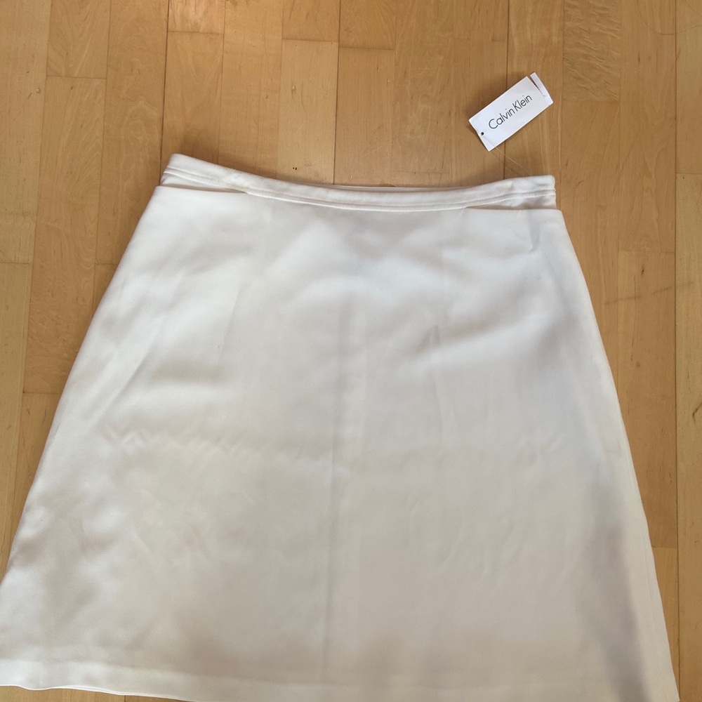 Calvin Klein skirt with slit pockets